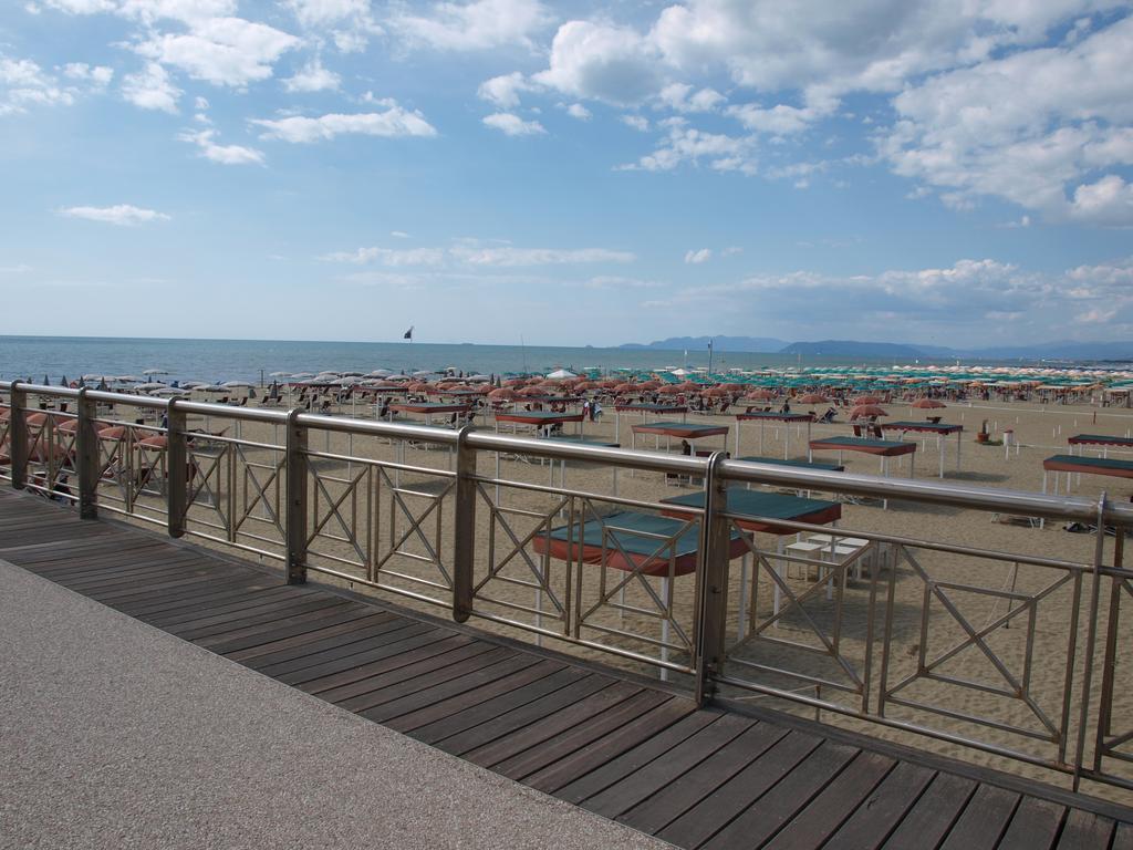 Il Pontile Holidays Apartment 马里纳-迪-皮特拉桑塔 客房 照片