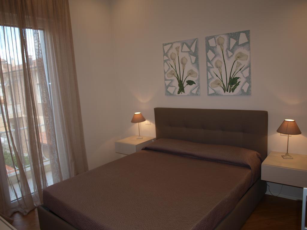 Il Pontile Holidays Apartment 马里纳-迪-皮特拉桑塔 客房 照片